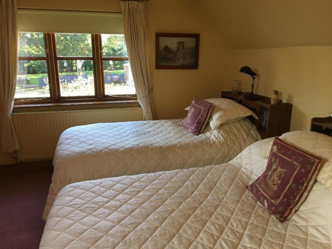 Castle Farmhouse Bed And Breakfast Glenfield Exterior foto