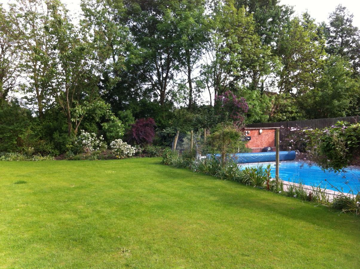 Castle Farmhouse Bed And Breakfast Glenfield Exterior foto