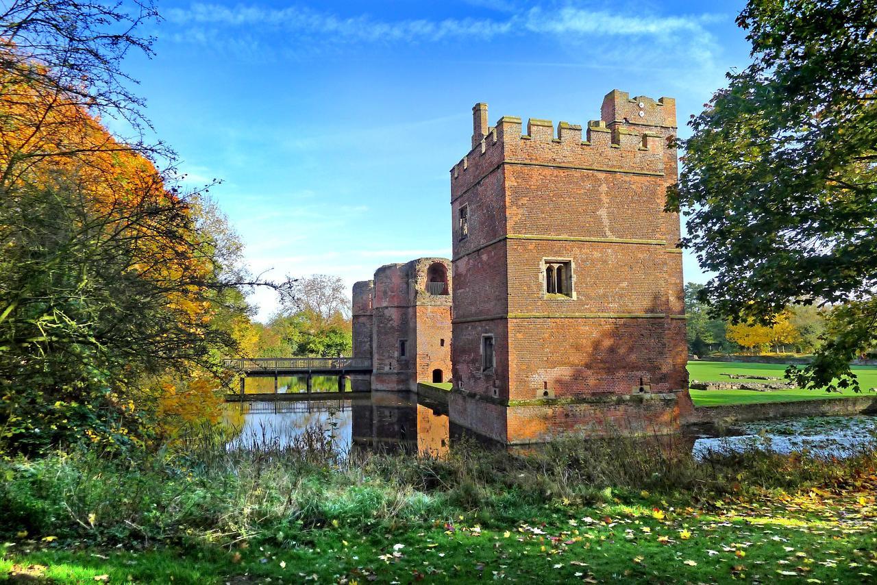 Castle Farmhouse Bed And Breakfast Glenfield Exterior foto